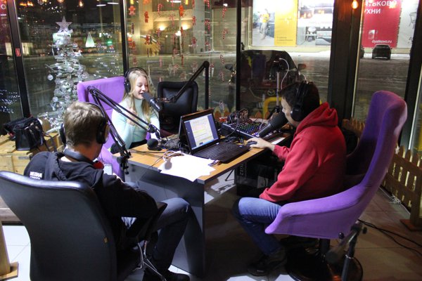 Открытая студия  Красноярск FM в магазине "Бабах" - Фото 1