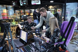 Открытая студия  Красноярск FM в магазине "Бабах" - Фото 2